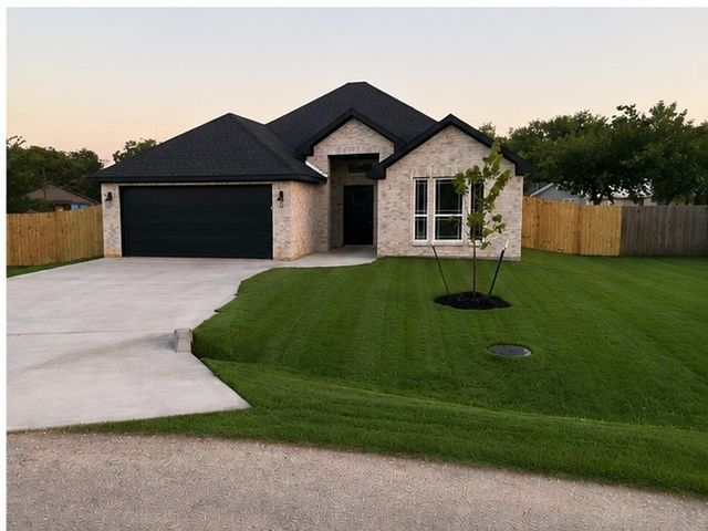 103 Virginia Drive, Palmer, TX 75152