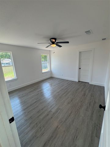 103 Virginia Drive, Palmer, TX 75152