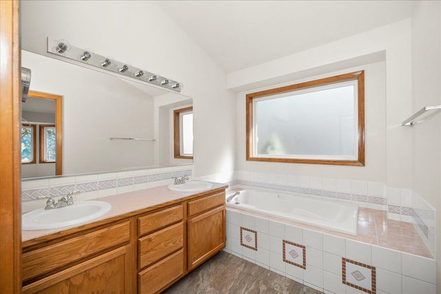 2102 E Dunbar Ln, Spokane, WA 99223