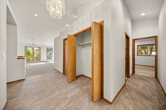 2102 E Dunbar Ln, Spokane, WA 99223