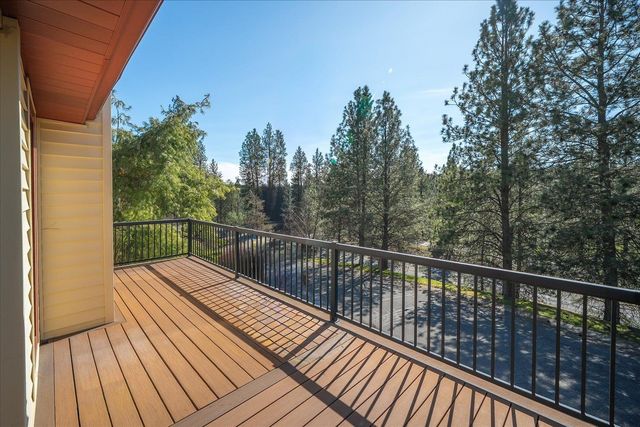 2102 E Dunbar Ln, Spokane, WA 99223