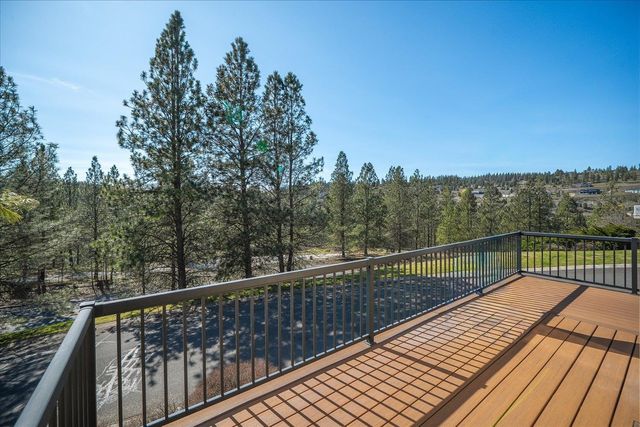 2102 E Dunbar Ln, Spokane, WA 99223