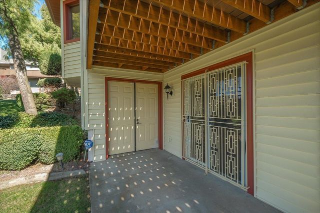 2102 E Dunbar Ln, Spokane, WA 99223