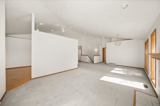 2102 E Dunbar Ln, Spokane, WA 99223