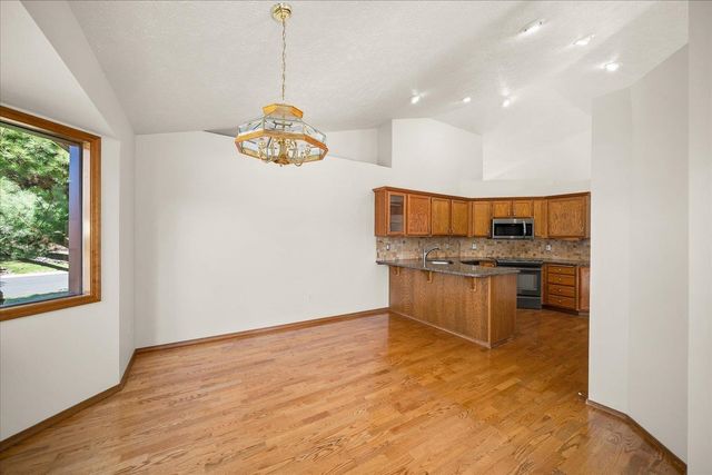 2102 E Dunbar Ln, Spokane, WA 99223