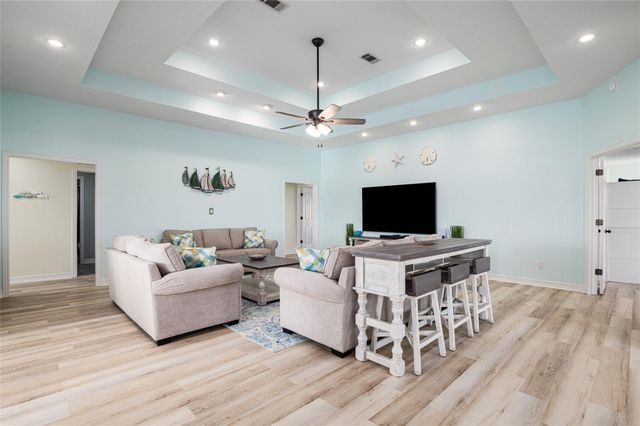 3279 Prides Way, Crystal Beach, TX 77650