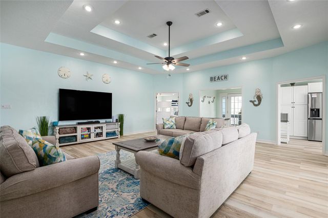 3279 Prides Way, Crystal Beach, TX 77650