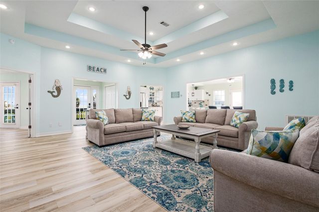 3279 Prides Way, Crystal Beach, TX 77650