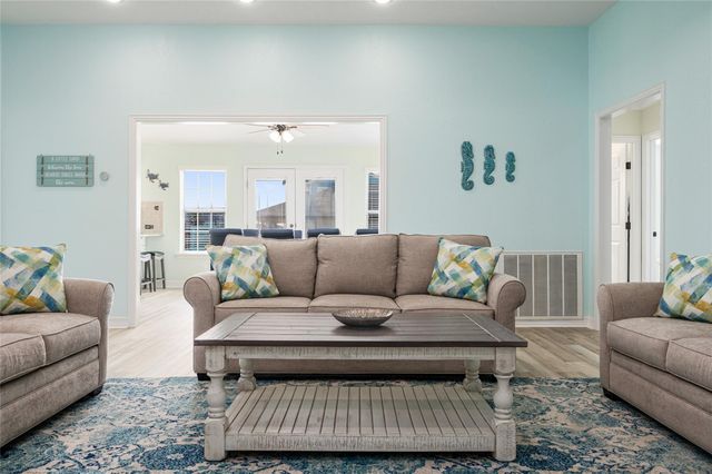 3279 Prides Way, Crystal Beach, TX 77650