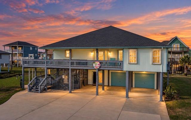 3279 Prides Way, Crystal Beach, TX 77650