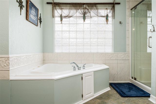 3279 Prides Way, Crystal Beach, TX 77650