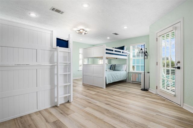 3279 Prides Way, Crystal Beach, TX 77650