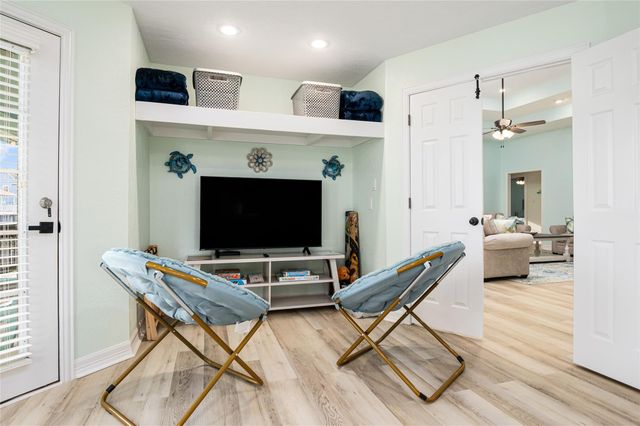 3279 Prides Way, Crystal Beach, TX 77650
