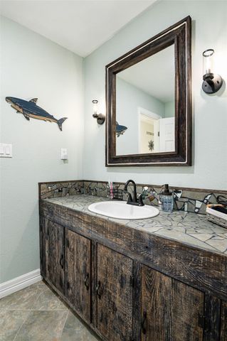 3279 Prides Way, Crystal Beach, TX 77650