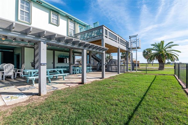3279 Prides Way, Crystal Beach, TX 77650