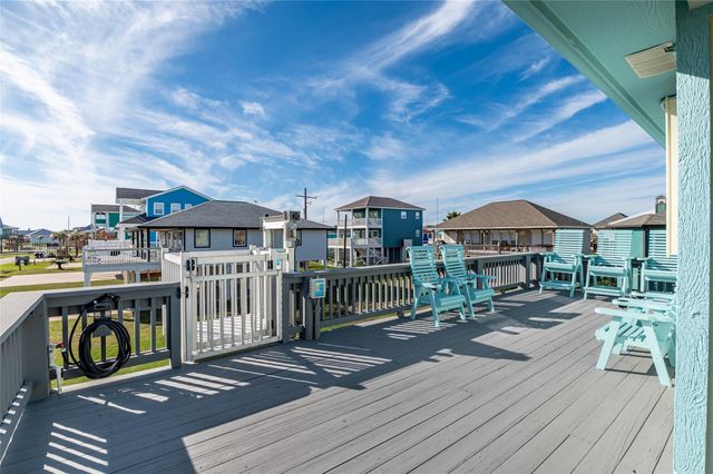 3279 Prides Way, Crystal Beach, TX 77650