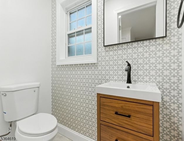 28 Reynolds Pl, Newark City, NJ 07106