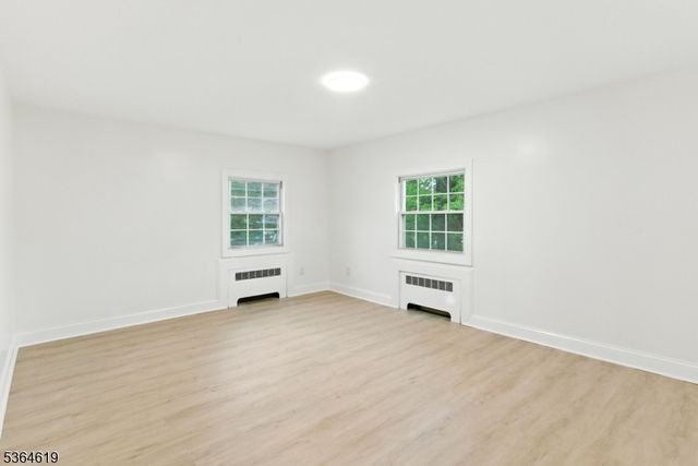 28 Reynolds Pl, Newark City, NJ 07106