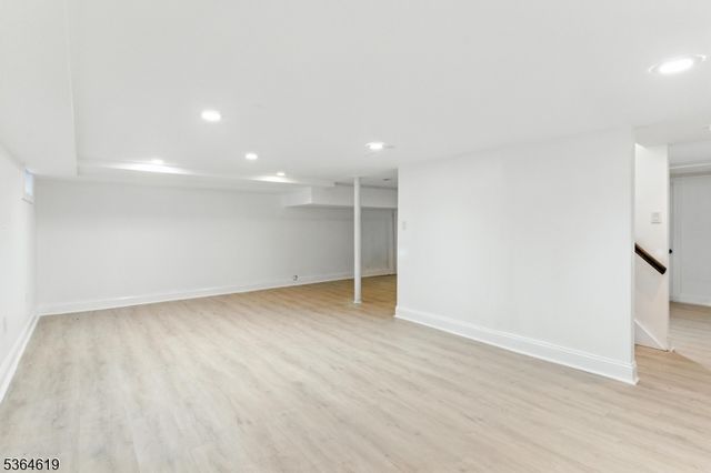 28 Reynolds Pl, Newark City, NJ 07106