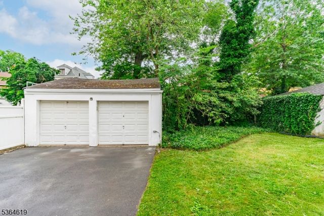 28 Reynolds Pl, Newark City, NJ 07106