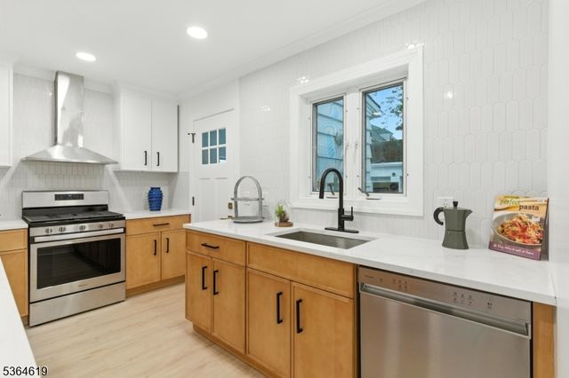 28 Reynolds Pl, Newark City, NJ 07106