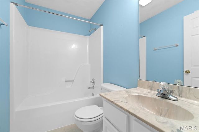 6450 Timber Lane Drive, Mascoutah, IL 62258