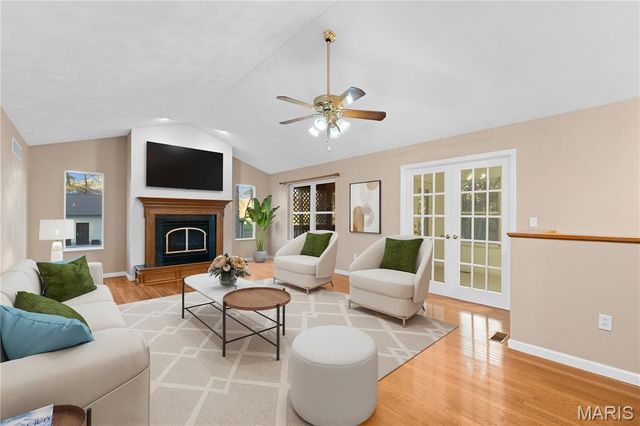 6450 Timber Lane Drive, Mascoutah, IL 62258