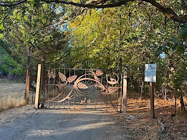 5110 Tunnel Loop Road, Grants Pass, OR 97526