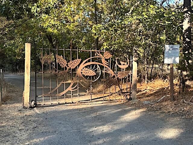 5110 Tunnel Loop Road, Grants Pass, OR 97526