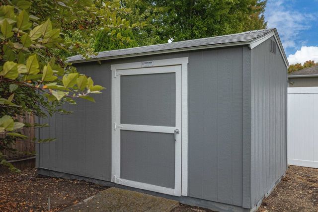 1113 S Adams Rd, Spokane Valley, WA 99037
