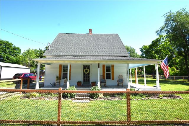 202 W Graham Street, Prairie Grove, AR 72753