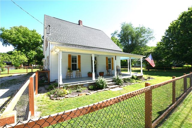 202 W Graham Street, Prairie Grove, AR 72753