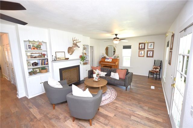 202 W Graham Street, Prairie Grove, AR 72753