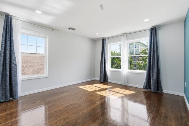 30 Highland St, Revere, MA 02151