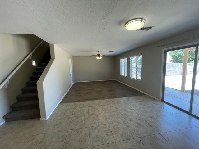1818 W Desert Seasons Drive, San Tan Valley, AZ 85144