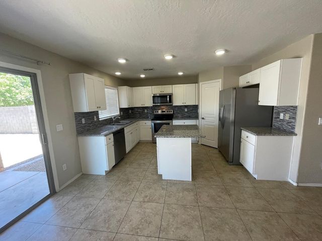 1818 W Desert Seasons Drive, San Tan Valley, AZ 85144