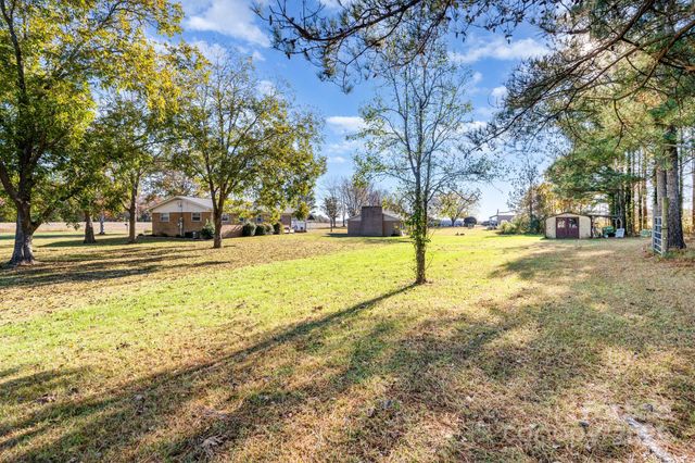 6600 Barrier Store Road, Mount Pleasant, NC 28124