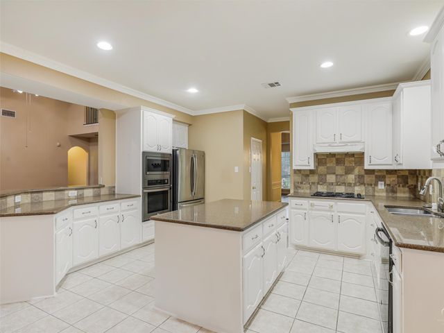 122 Wentwood Drive, Murphy, TX 75094