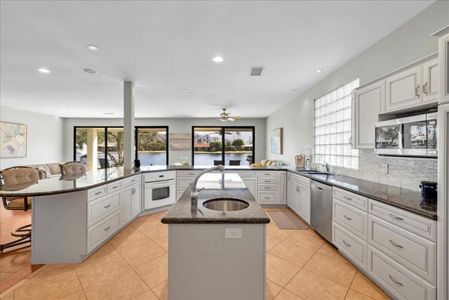 77955 Lago Drive, La Quinta, CA 92253