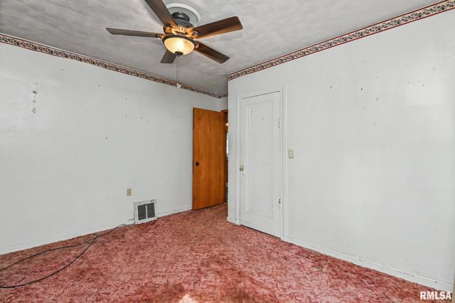 13650 IL Route 29, Pekin, IL 61554