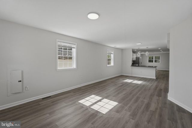 5107 CALL PL SE, Washington, DC 20019