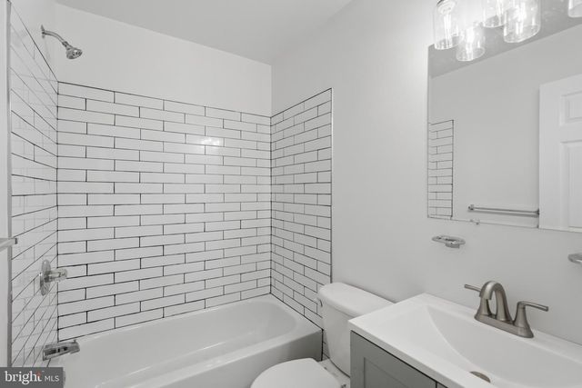 5107 CALL PL SE, Washington, DC 20019