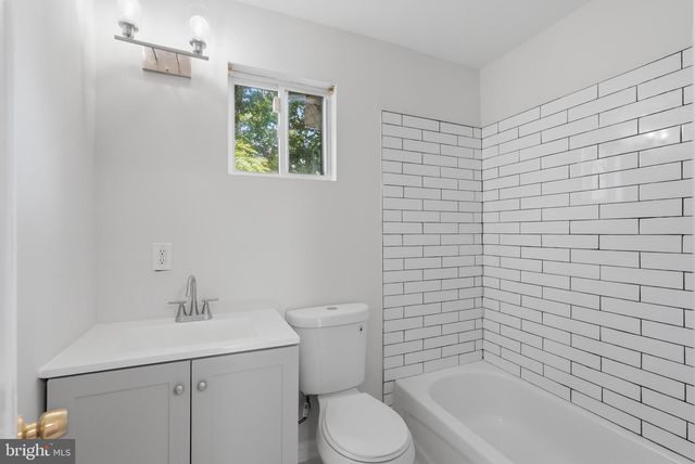 5107 CALL PL SE, Washington, DC 20019