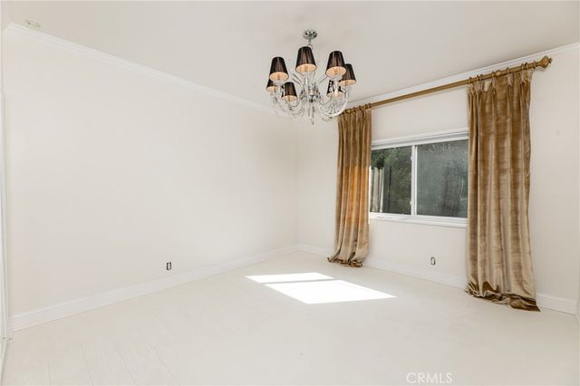 1228 N La Cienega 106, West Hollywood, CA 90069