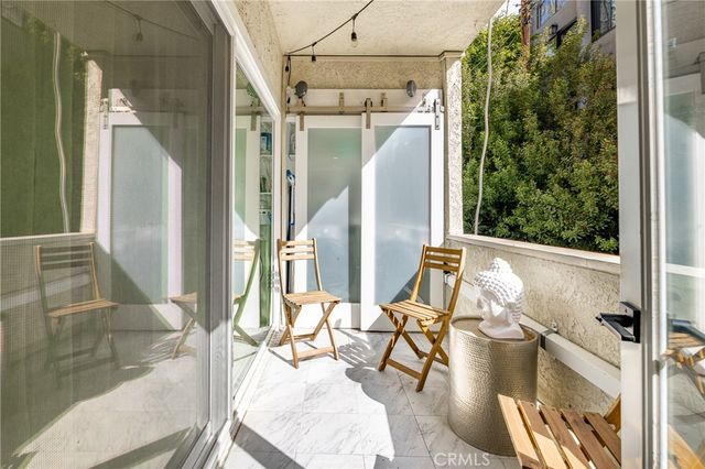 1228 N La Cienega 106, West Hollywood, CA 90069