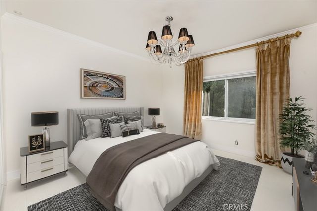 1228 N La Cienega 106, West Hollywood, CA 90069