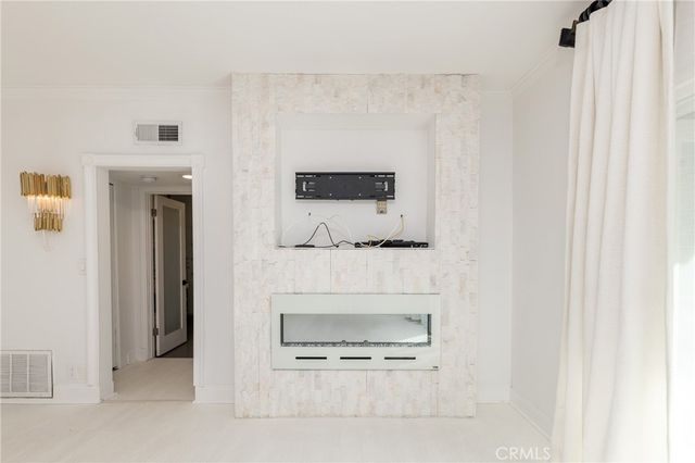 1228 N La Cienega 106, West Hollywood, CA 90069