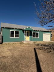 209 ELM Avenue, Dumas, TX 79029