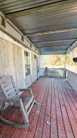 20989 Renee Dr., Chandler, TX 75758