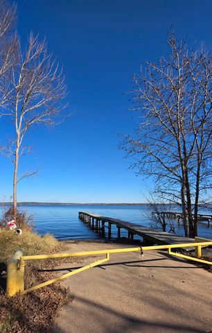 20989 Renee Dr., Chandler, TX 75758